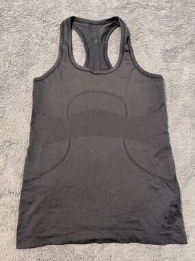 Lululemon swiftly tank top size 6